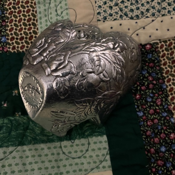 Pair of Arthur Court Pewter Rose Heart Shaped Taper Candle Holder - Picture 3 of 3